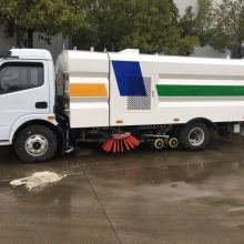 城市美容师 解读现代扫路车的科技与使命